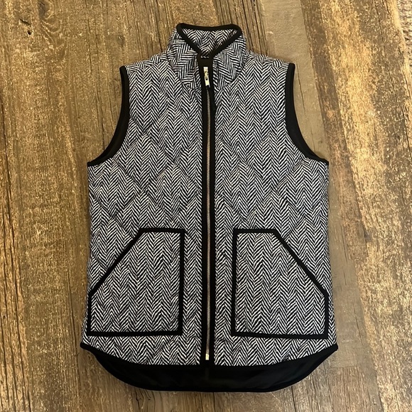 J.Crew Excursion Puffer Vest - Picture 1 of 7